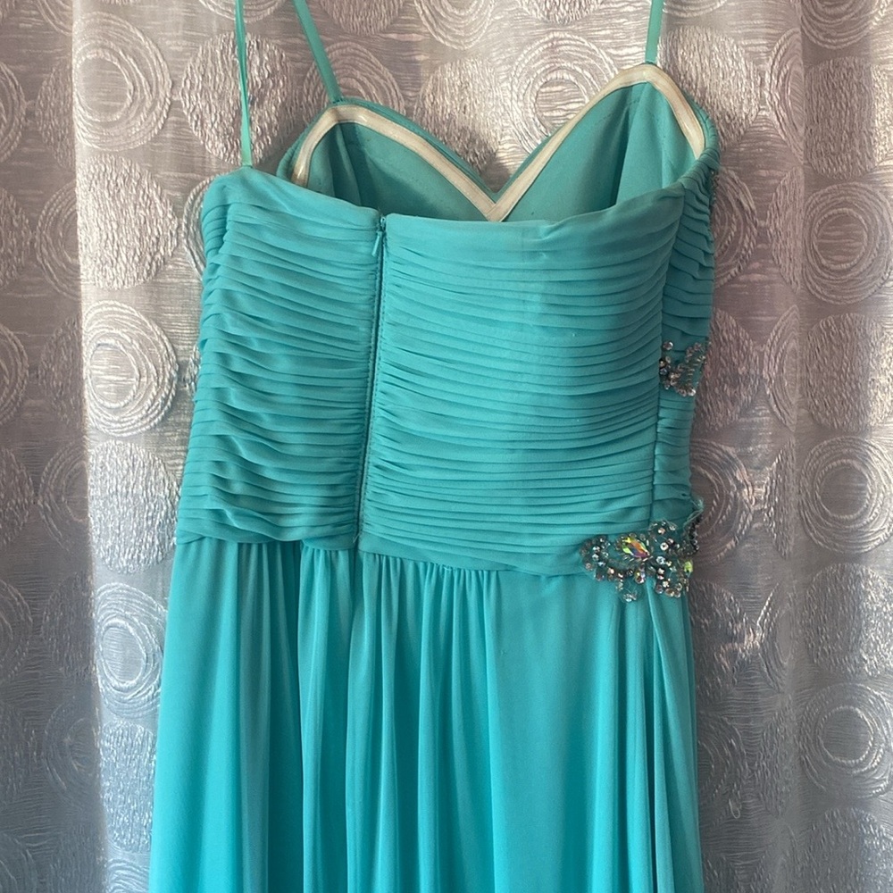 SEA FOAM GREEN PROM DRESS - Picture 6 of 12